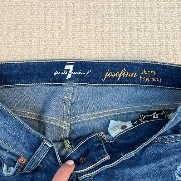 7 for All Mankind Josefina skinny boyfriend. Size 26. - Picture 5 of 13
